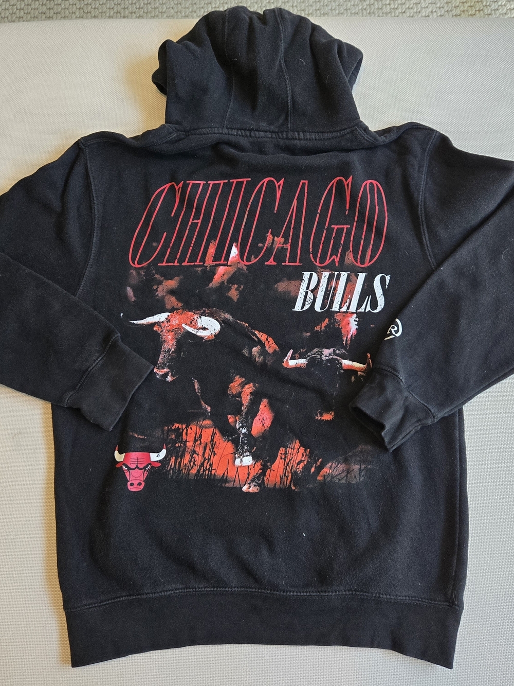 Chicago Bulls Men's Black Pullover Hoodie Medium NBA Young & Reckless